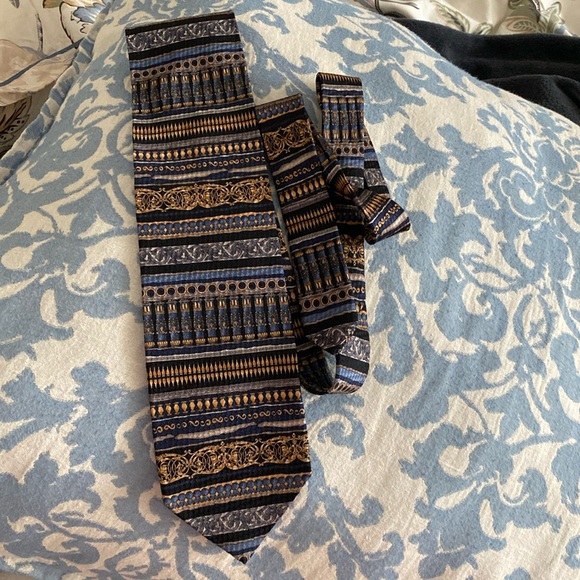 Tesoro Rosso Silk Tie - Picture 1 of 3